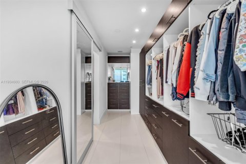 Купить кондоминиум в Майами, Флорида 2 спальни, 114.92м2, № 2053430 - фото 18