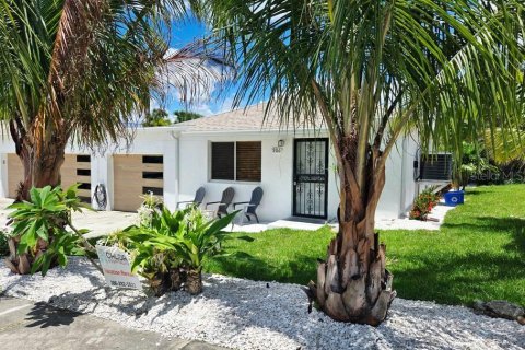 Apartment in New Smyrna Beach, Florida 2 bedrooms, 92.9 sq.m. № 2195477