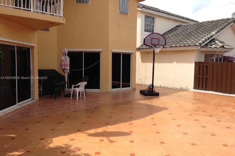 Снять в аренду виллу или дом в Майами, Флорида 4 спальни, 176.05м2, № 1965010 - фото 9