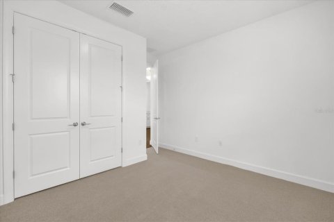 House in Kissimmee, Florida 3 bedrooms, 178.65 sq.m. № 2166603 - photo 12