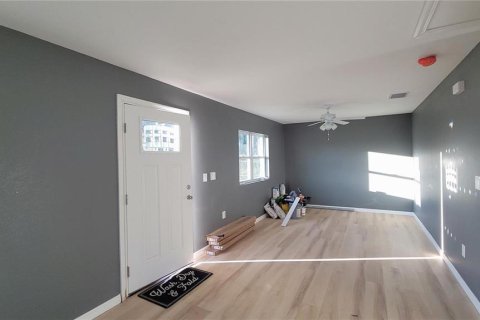 Villa ou maison à louer à DeLand, Floride: 2 chambres, 71.35 m2 № 2116074 - photo 2