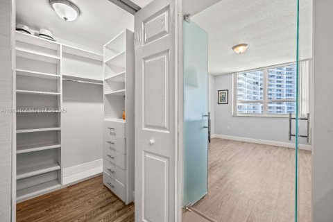 Condominio en venta en Miami, Florida, 2 dormitorios, 97.27 m2 № 1932384 - foto 19