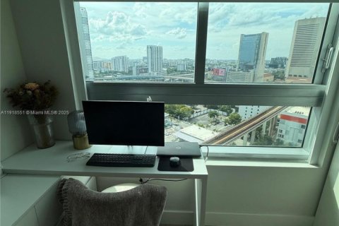 Condominio en alquiler en Miami, Florida, 1 dormitorio, 68.38 m2 № 2046287 - foto 6
