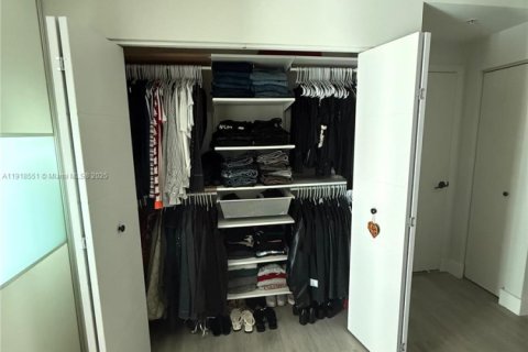 Condominio en alquiler en Miami, Florida, 1 dormitorio, 68.38 m2 № 2046287 - foto 7