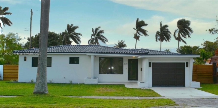 Casa en Hollywood, Florida 3 dormitorios, 140.47 m2 № 1951943