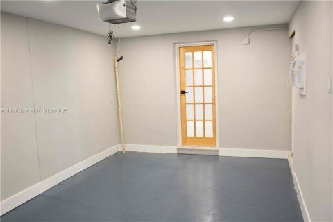 Casa en alquiler en Hollywood, Florida, 3 dormitorios, 140.47 m2 № 1951943 - foto 15