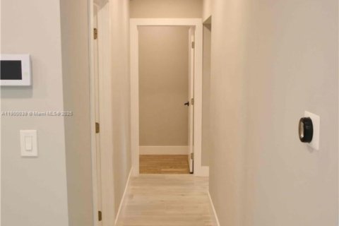 Casa en alquiler en Hollywood, Florida, 3 dormitorios, 140.47 m2 № 1951943 - foto 9