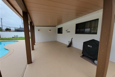 Casa en alquiler en Hollywood, Florida, 3 dormitorios, 140.47 m2 № 1951943 - foto 17