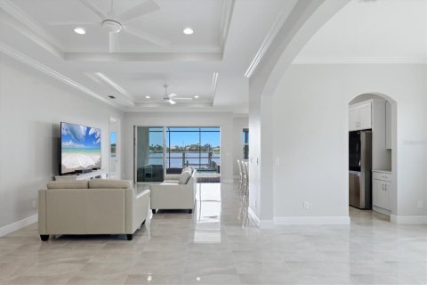 Villa ou maison à vendre à Bradenton, Floride: 3 chambres, 215.16 m2 № 2322821 - photo 5
