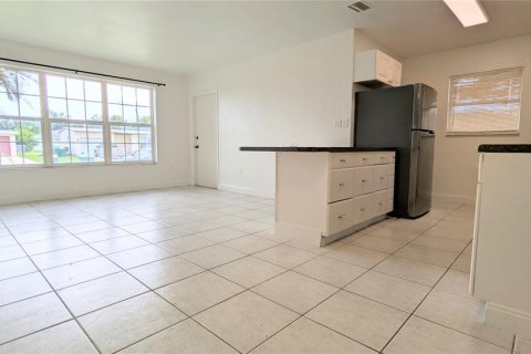 House in Port Charlotte, Florida 2 bedrooms, 92.34 sq.m. № 2197987 - photo 12