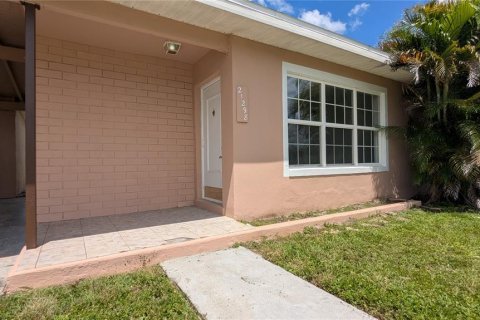 House in Port Charlotte, Florida 2 bedrooms, 92.34 sq.m. № 2197987 - photo 9