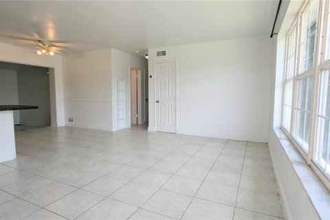 House in Port Charlotte, Florida 2 bedrooms, 92.34 sq.m. № 2197987 - photo 10