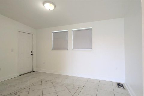 House in Port Charlotte, Florida 2 bedrooms, 92.34 sq.m. № 2197987 - photo 19