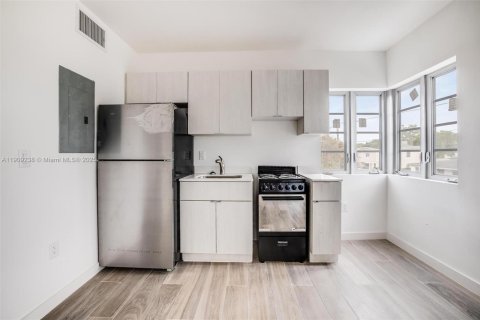 Снять в аренду виллу или дом в Майами, Флорида 2 спальни, 55.56м2, № 1964974 - фото 3