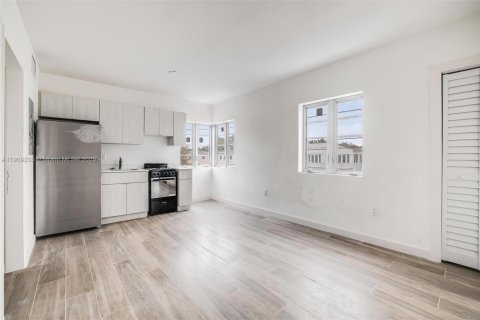 Снять в аренду виллу или дом в Майами, Флорида 2 спальни, 55.56м2, № 1964974 - фото 4