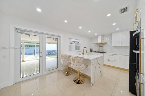 Снять в аренду виллу или дом в Флорида-Сити, Флорида 4 спальни, 120.03м2, № 1956758 - фото 14