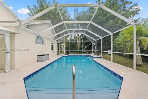 House in Wellington, Florida 4 bedrooms, 159.05 sq.m. № 2059929 - photo 3