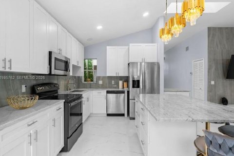 House in Wellington, Florida 4 bedrooms, 159.05 sq.m. № 2059929 - photo 11