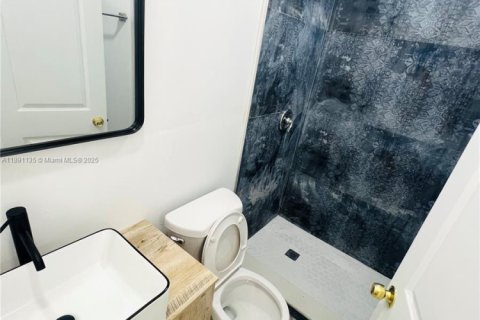 Снять в аренду коммерческую недвижимость в Хомстед, Флорида 1 спальня, 123.93м2, № 1944528 - фото 3