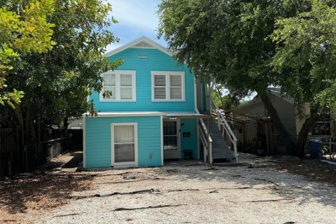 Propiedad comercial en Saint Petersburg, Florida 3 dormitorios, 106.47 m2 № 2123566