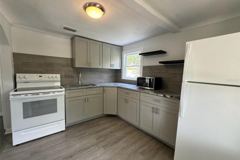 Propiedad comercial en venta en Saint Petersburg, Florida, 3 dormitorios, 106.47 m2 № 2123566 - foto 25