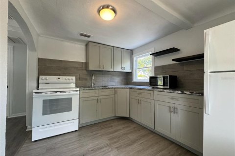 Propiedad comercial en venta en Saint Petersburg, Florida, 3 dormitorios, 106.47 m2 № 2123566 - foto 24