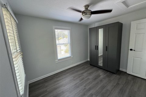 Propiedad comercial en venta en Saint Petersburg, Florida, 3 dormitorios, 106.47 m2 № 2123566 - foto 17