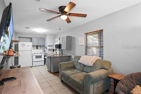 Propiedad comercial en venta en Saint Petersburg, Florida, 3 dormitorios, 106.47 m2 № 2123566 - foto 6