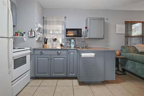 Propiedad comercial en venta en Saint Petersburg, Florida, 3 dormitorios, 106.47 m2 № 2123566 - foto 3
