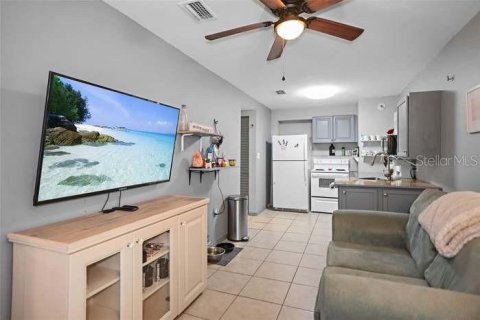 Propiedad comercial en venta en Saint Petersburg, Florida, 3 dormitorios, 106.47 m2 № 2123566 - foto 5