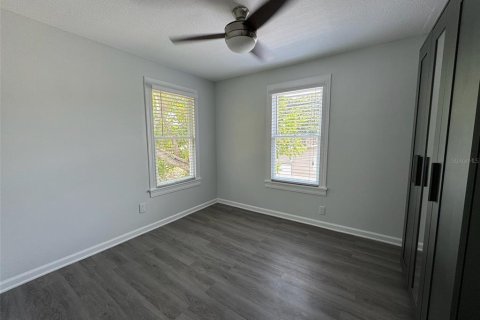Propiedad comercial en venta en Saint Petersburg, Florida, 3 dormitorios, 106.47 m2 № 2123566 - foto 16