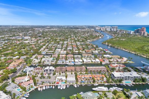 Touwnhouse à louer à Fort Lauderdale, Floride: 3 chambres, 299.24 m2 № 1134890 - photo 1