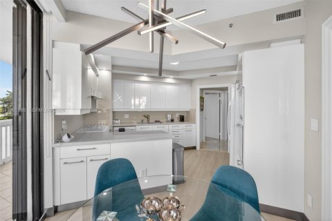 Condo in Aventura, Florida, 3 bedrooms № 2026276 - photo 15