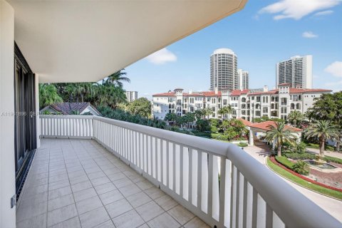 Condo in Aventura, Florida, 3 bedrooms № 2026276 - photo 30