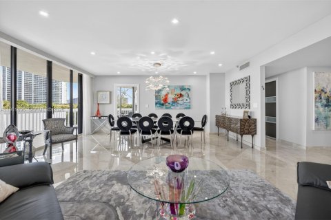 Condo in Aventura, Florida, 3 bedrooms № 2026276 - photo 7