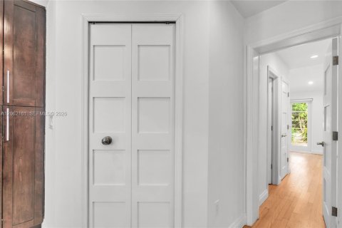 Villa ou maison à vendre à Miami, Floride: 4 chambres, 170.38 m2 № 2266091 - photo 14