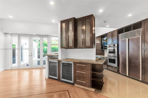 Villa ou maison à vendre à Miami, Floride: 4 chambres, 170.38 m2 № 2266091 - photo 4