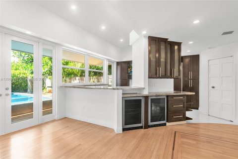 Villa ou maison à vendre à Miami, Floride: 4 chambres, 170.38 m2 № 2266091 - photo 7