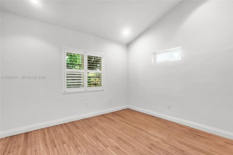 Villa ou maison à vendre à Miami, Floride: 4 chambres, 170.38 m2 № 2266091 - photo 23