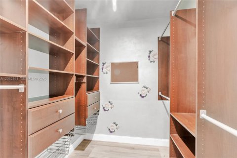 Villa ou maison à vendre à Miami, Floride: 4 chambres, 170.38 m2 № 2266091 - photo 27