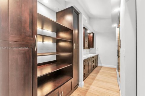 Villa ou maison à vendre à Miami, Floride: 4 chambres, 170.38 m2 № 2266091 - photo 26