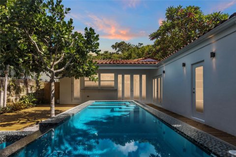 Villa ou maison à Miami, Floride 4 chambres, 170.38 m2 № 2266091