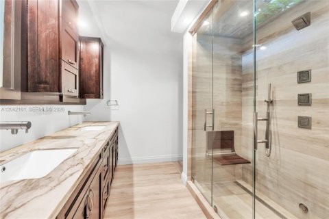 Villa ou maison à vendre à Miami, Floride: 4 chambres, 170.38 m2 № 2266091 - photo 28