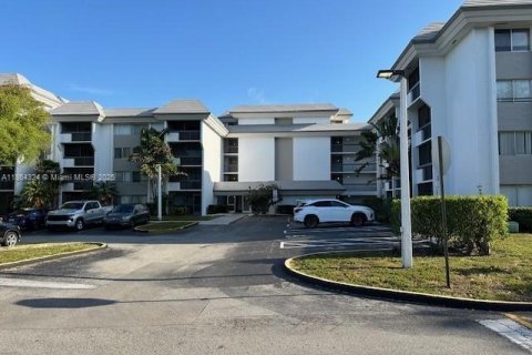 Condominio en venta en Plantation, Florida, 1 dormitorio, 70.98 m2 № 1892585 - foto 1