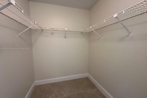 Condominio en venta en Plantation, Florida, 1 dormitorio, 70.98 m2 № 1892585 - foto 11
