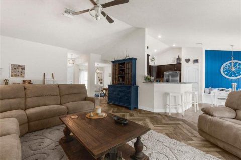 Casa en venta en Weeki Wachee, Florida, 3 dormitorios, 172.24 m2 № 1757423 - foto 25