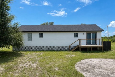 Villa ou maison à vendre à Lehigh Acres, Floride: 4 chambres, 132.85 m2 № 2220309 - photo 5