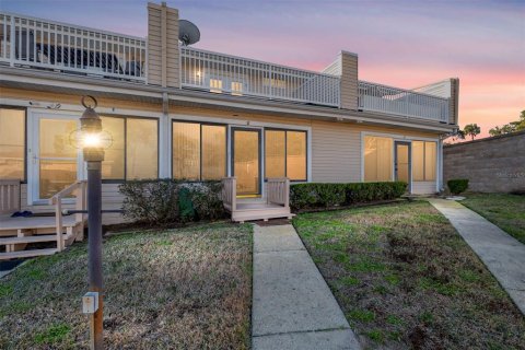 Condo à Summerfield, Floride, 2 chambres  № 2330566