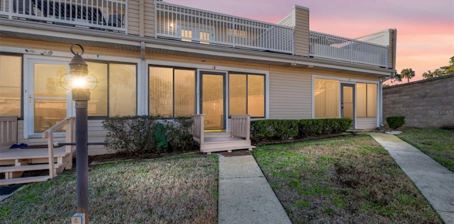 Condo à Summerfield, Floride, 2 chambres  № 2330566