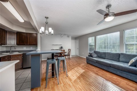 Condo in Gainesville, Florida, 4 bedrooms  № 1409759 - photo 8
